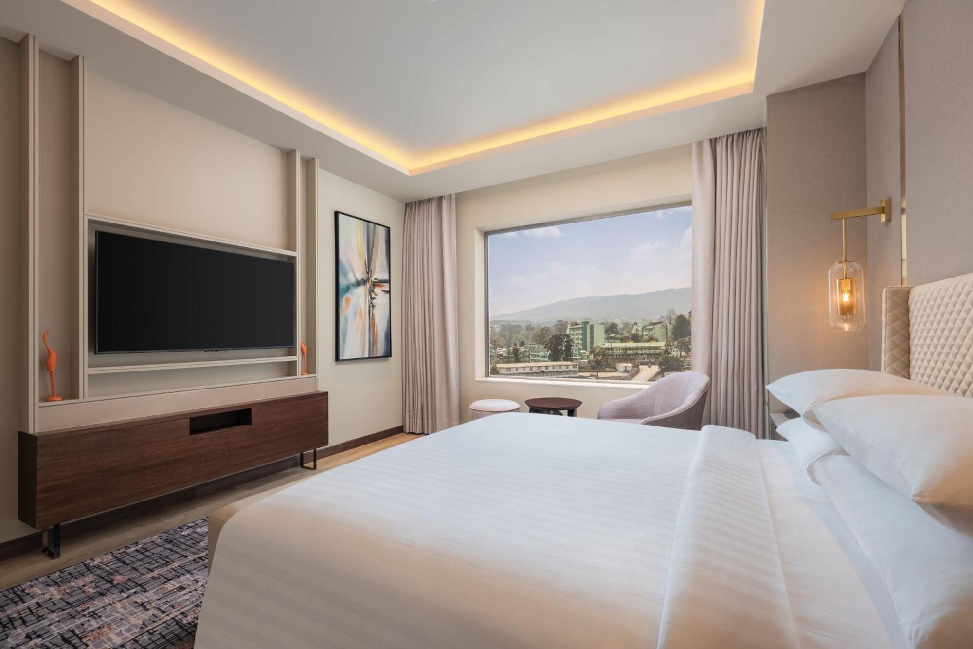 Hotel Courtyard By Marriott Shillong Exterior foto