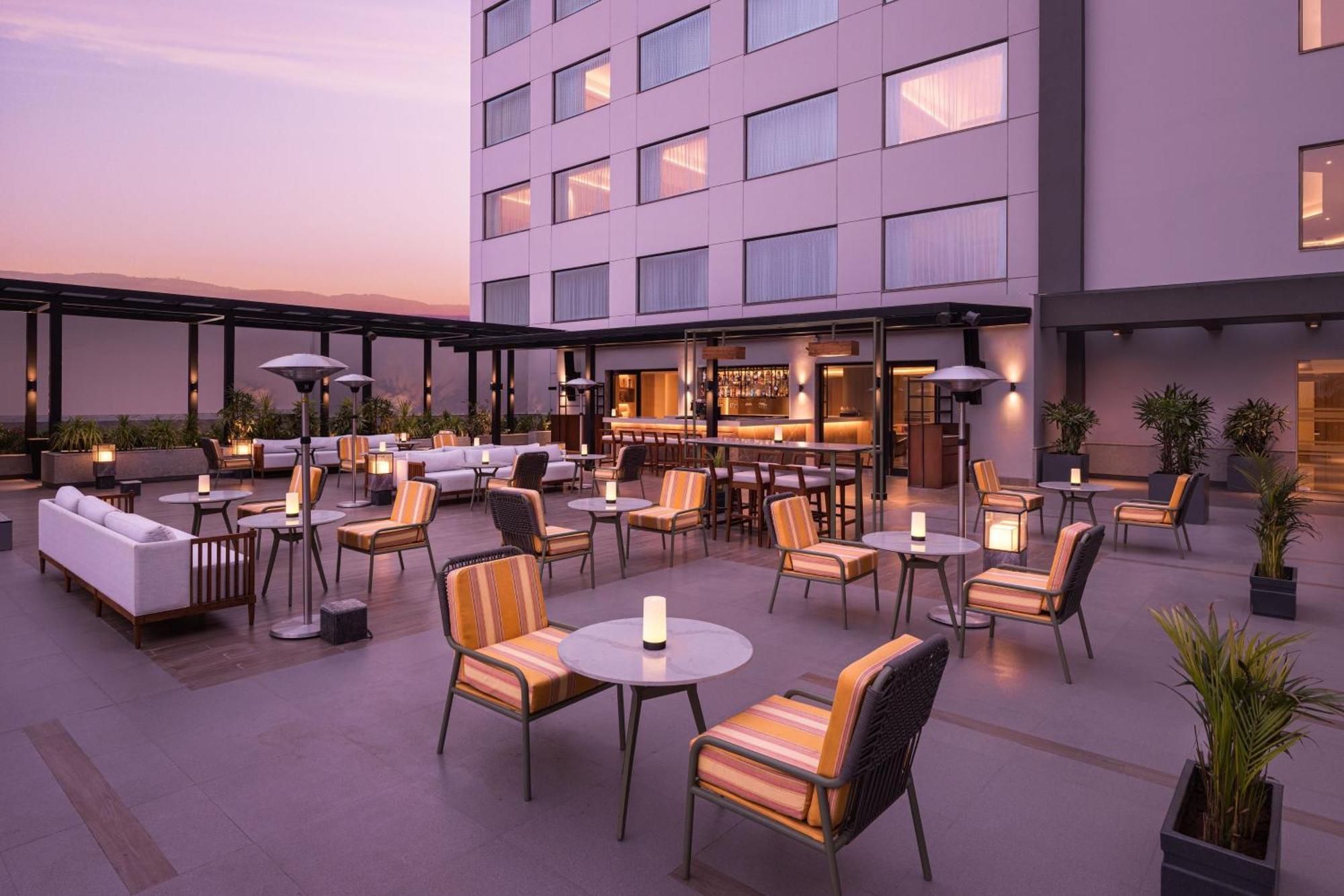Hotel Courtyard By Marriott Shillong Exterior foto