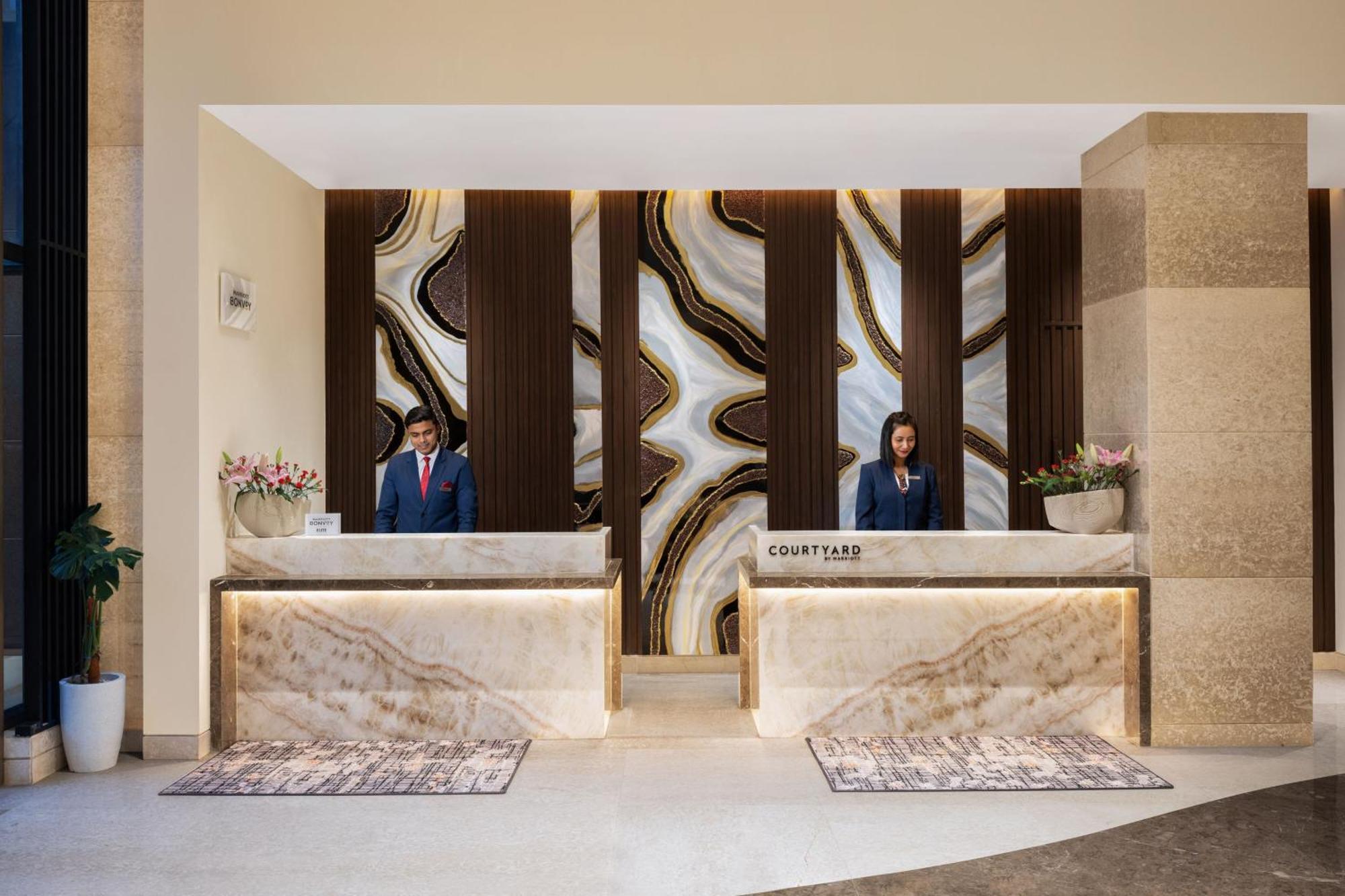 Hotel Courtyard By Marriott Shillong Exterior foto